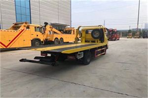 红塔非事故拖车