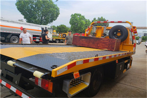 红塔附近拖车电话号码服务