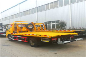 红塔附近拖车救援搭电