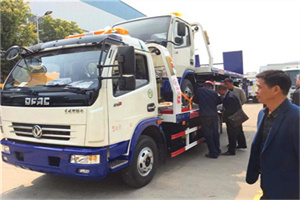红塔汽车道路救援拖车价格